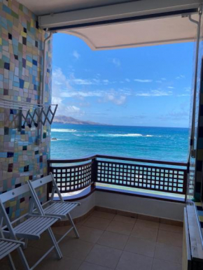 Estudio luminoso, primera línea de playa de las canteras